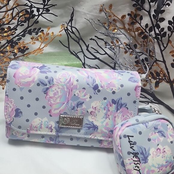 NWT LUV BETSEY CROSSBODY - Picture 2 of 5